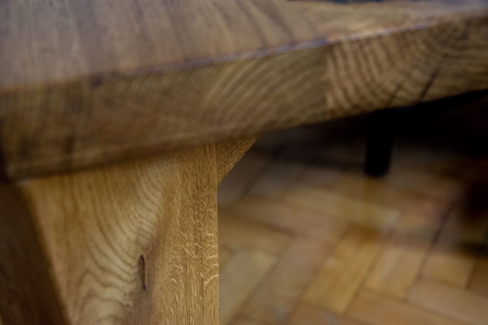 Rustic oak dining table preview