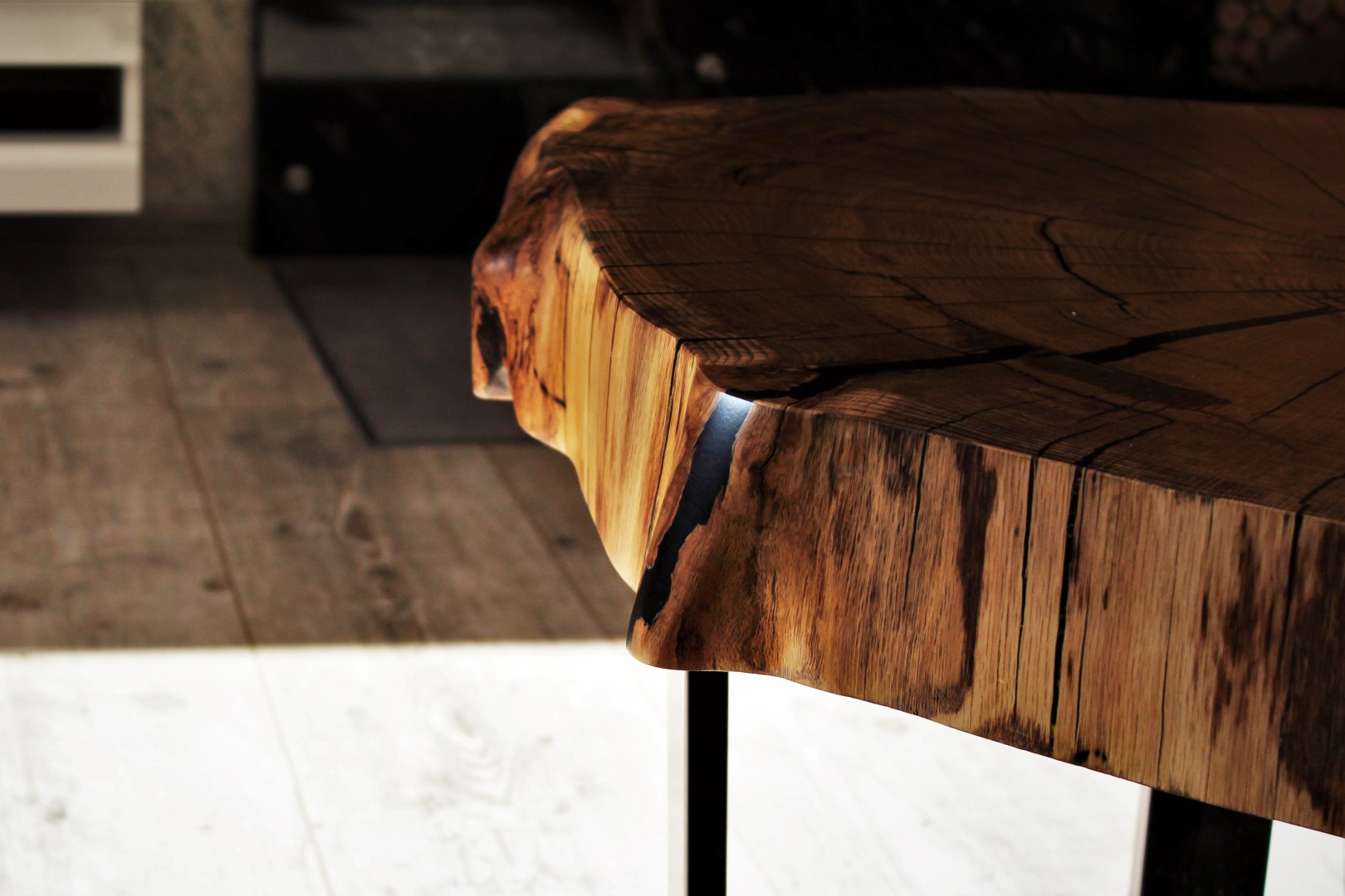 Reclaimed-look coffee table preview